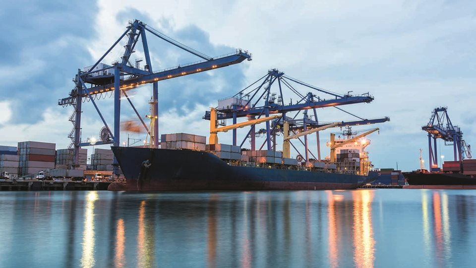 Διπλή επιβάρυνση απειλεί τη ναυτιλία - Παγίδα από ταυτόχρονες χρεώσεις ΗΠΑ και Κίνας