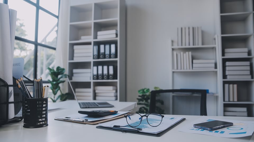 &#x397; &#x3B1;&#x3B3;&#x3BF;&#x3C1;&#x3AC; &#x3B5;&#x3C1;&#x3B3;&#x3B1;&#x3C3;&#x3AF;&#x3B1;&#x3C2; &#x3B1;&#x3BB;&#x3BB;&#x3AC;&#x3B6;&#x3B5;&#x3B9; - &#x398;&#x3B1; &#x3B1;&#x3BA;&#x3BF;&#x3BB;&#x3BF;&#x3C5;&#x3B8;&#x3AE;&#x3C3;&#x3BF;&#x3C5;&#x3BD; &#x3C4;&#x3B1; &#x3A0;&#x3B1;&#x3BD;&#x3B5;&#x3C0;&#x3B9;&#x3C3;&#x3C4;&#x3AE;&#x3BC;&#x3B9;&#x3B1;;