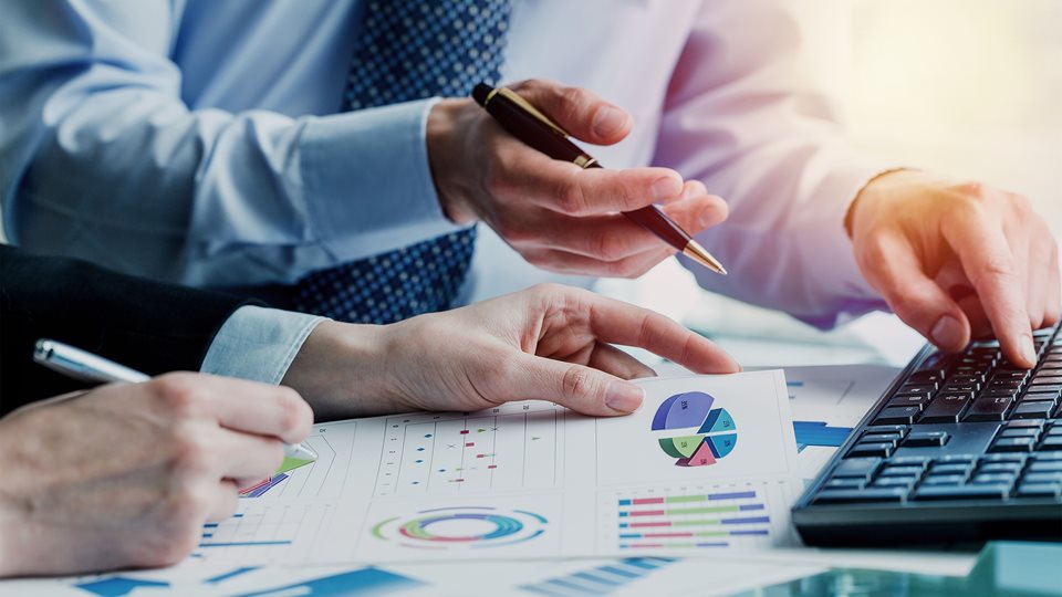 EY: &#x3A0;&#x3C1;&#x3BF;&#x3BA;&#x3BB;&#x3AE;&#x3C3;&#x3B5;&#x3B9;&#x3C2; &#x3BA;&#x3B1;&#x3B9; &#x3B5;&#x3C5;&#x3BA;&#x3B1;&#x3B9;&#x3C1;&#x3AF;&#x3B5;&#x3C2; &#x3C3;&#x3C4;&#x3BF;&#x3BD; &#x3BC;&#x3B5;&#x3C4;&#x3B1;&#x3C3;&#x3C7;&#x3B7;&#x3BC;&#x3B1;&#x3C4;&#x3B9;&#x3C3;&#x3BC;&#x3CC; &#x3C4;&#x3C9;&#x3BD; &#x3BD;&#x3BF;&#x3BC;&#x3B9;&#x3BA;&#x3CE;&#x3BD; &#x3B4;&#x3B9;&#x3B5;&#x3C5;&#x3B8;&#x3CD;&#x3BD;&#x3C3;&#x3B5;&#x3C9;&#x3BD;