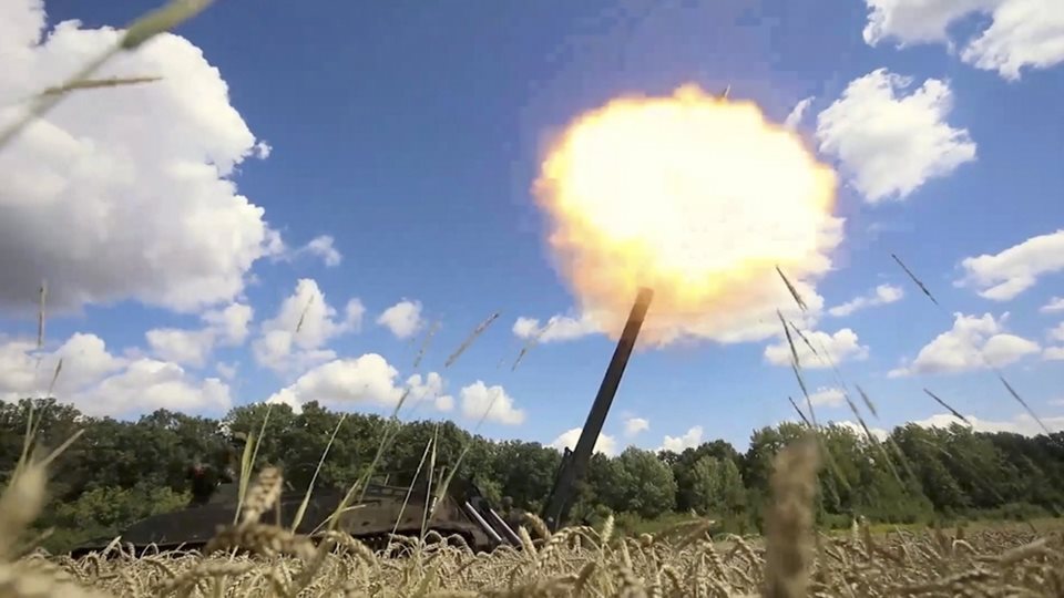 Τρία εκατ. οβίδες: Τόσα επιπλέον πυρομαχικά πιστεύει η Ρωσία ότι χρειάζεται για να νικήσει την Ουκρανία