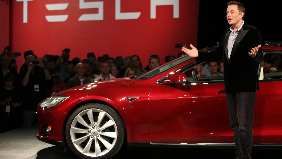 Τα ψεύδη του Μασκ για τα αυτόνομα οχήματα της Tesla του γυρίζουν μπούμερανγκ