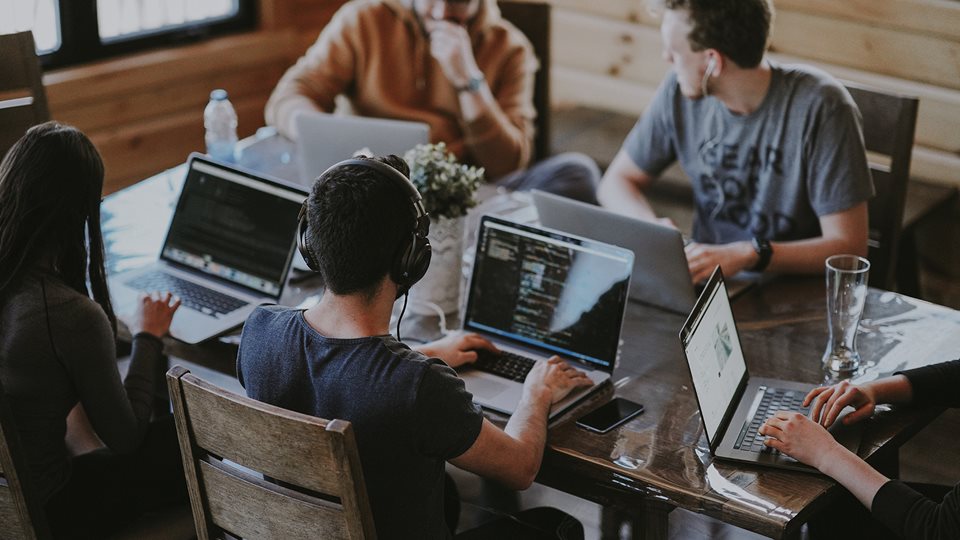 &#x3A0;&#x3BF;&#x3B9;&#x3B1; funds &#x3B5;&#x3C0;&#x3B5;&#x3BD;&#x3B4;&#x3CD;&#x3BF;&#x3C5;&#x3BD; &#x3C3;&#x3B5; &#x3B5;&#x3BB;&#x3BB;&#x3B7;&#x3BD;&#x3B9;&#x3BA;&#x3AD;&#x3C2; start ups