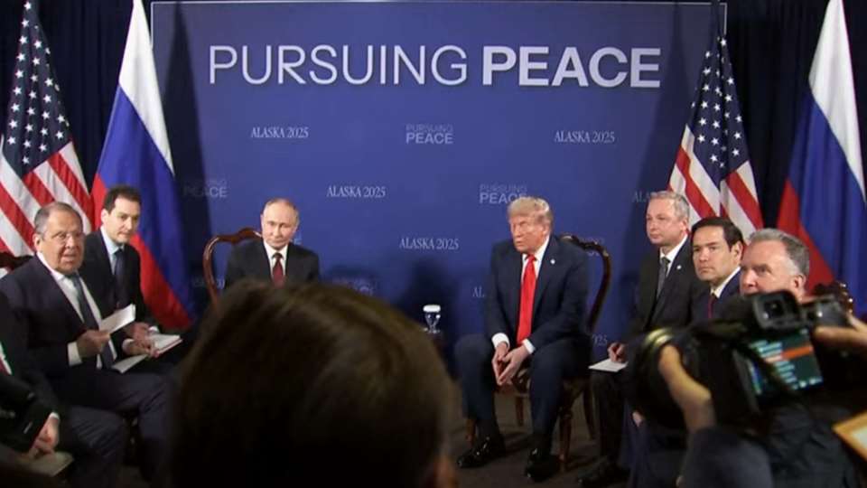 &#x3A4;&#x3B9; &#x3C0;&#x3C1;&#x3AD;&#x3C0;&#x3B5;&#x3B9; &#x3BD;&#x3B1; &#x3BA;&#x3B1;&#x3C4;&#x3B1;&#x3BB;&#x3AC;&#x3B2;&#x3B5;&#x3B9; &#x3BF; &#x3A4;&#x3C1;&#x3B1;&#x3BC;&#x3C0; &#x3B3;&#x3B9;&#x3B1; &#x3BD;&#x3B1; &#x3C0;&#x3B5;&#x3C4;&#x3CD;&#x3C7;&#x3B5;&#x3B9; &#x3BC;&#x3B9;&#x3B1; &#x3B5;&#x3B9;&#x3C1;&#x3B7;&#x3BD;&#x3B5;&#x3C5;&#x3C4;&#x3B9;&#x3BA;&#x3AE; &#x3C3;&#x3C5;&#x3BC;&#x3C6;&#x3C9;&#x3BD;&#x3AF;&#x3B1; &#x3BC;&#x3B5; &#x3C4;&#x3BF;&#x3BD; &#x3A0;&#x3BF;&#x3CD;&#x3C4;&#x3B9;&#x3BD; &#x3C3;&#x3C4;&#x3B7;&#x3BD; &#x39F;&#x3C5;&#x3BA;&#x3C1;&#x3B1;&#x3BD;&#x3AF;&#x3B1;