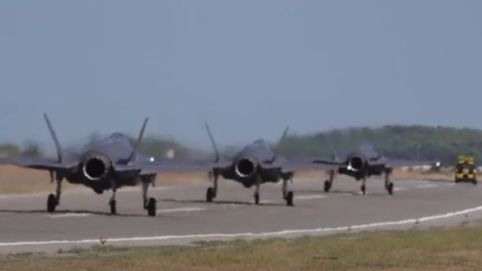 F-35: &#x3A4;&#x3BF;&#x3C5;&#x3C1;&#x3BA;&#x3B9;&#x3BA;&#x3AC; &#x3C0;&#x3B1;&#x3B6;&#x3AC;&#x3C1;&#x3B9;&#x3B1; &#x3BC;&#x3B5; &quot;&#x3BE;&#x3B1;&#x3BD;&#x3B1;&#x3B6;&#x3B5;&#x3C3;&#x3C4;&#x3B1;&#x3BC;&#x3AD;&#x3BD;&#x3B7; &#x3C0;&#x3C1;&#x3CC;&#x3C4;&#x3B1;&#x3C3;&#x3B7;&quot; &#x3B3;&#x3B9;&#x3B1; &#x3C4;&#x3BF;&#x3C5;&#x3C2; S-400