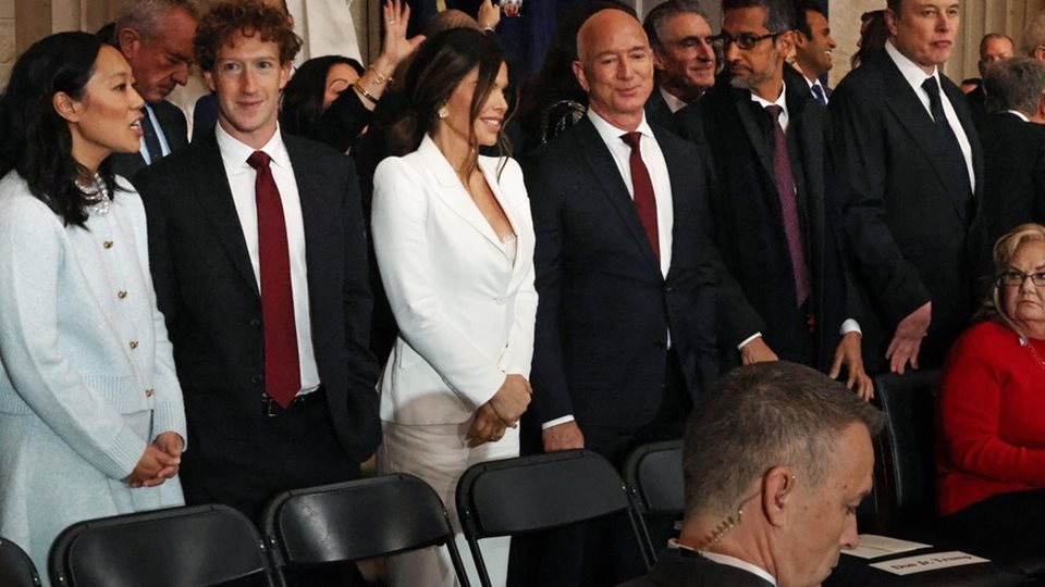 &#x39B;&#x3AF;&#x3C3;&#x3C4;&#x3B1; Forbes 400: &#x391;&#x3C5;&#x3C4;&#x3BF;&#x3AF; &#x3B5;&#x3AF;&#x3BD;&#x3B1;&#x3B9; &#x3BF;&#x3B9; &#x3C0;&#x3BB;&#x3BF;&#x3C5;&#x3C3;&#x3B9;&#x3CC;&#x3C4;&#x3B5;&#x3C1;&#x3BF;&#x3B9; &#x391;&#x3BC;&#x3B5;&#x3C1;&#x3B9;&#x3BA;&#x3B1;&#x3BD;&#x3BF;&#x3AF; &#x3C4;&#x3BF; 2025