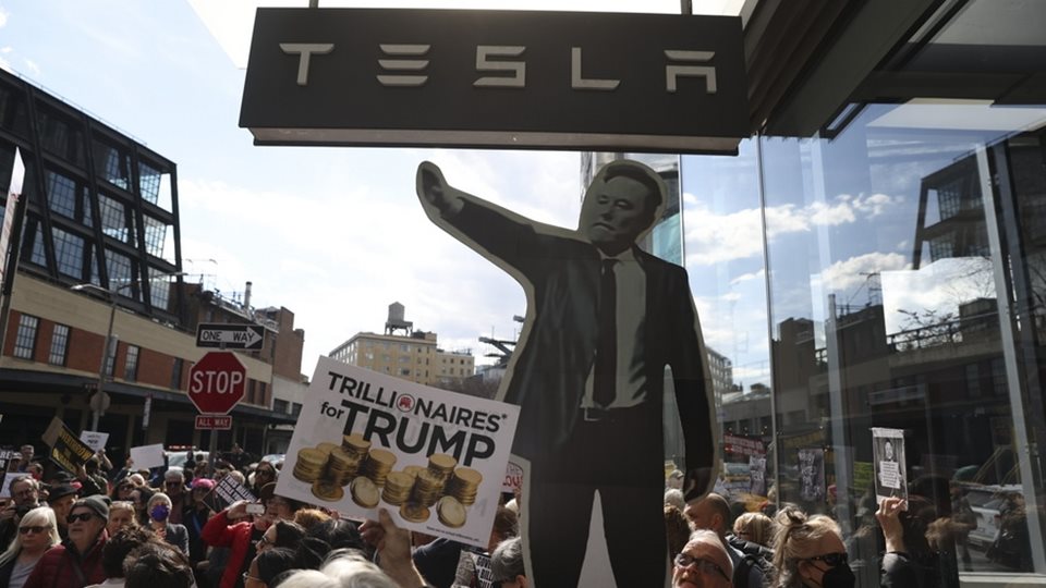 &#x39F; &#x39C;&#x3B1;&#x3C3;&#x3BA; &#x3BE;&#x3B5;&#x3BC;&#x3AD;&#x3BD;&#x3B5;&#x3B9; &#x3B1;&#x3C0;&#x3CC; &#x3B9;&#x3B4;&#x3AD;&#x3B5;&#x3C2; &#x3B3;&#x3B9;&#x3B1; &#x3BD;&#x3B1; &#x3C3;&#x3CE;&#x3C3;&#x3B5;&#x3B9; &#x3C4;&#x3B7;&#x3BD; Tesla